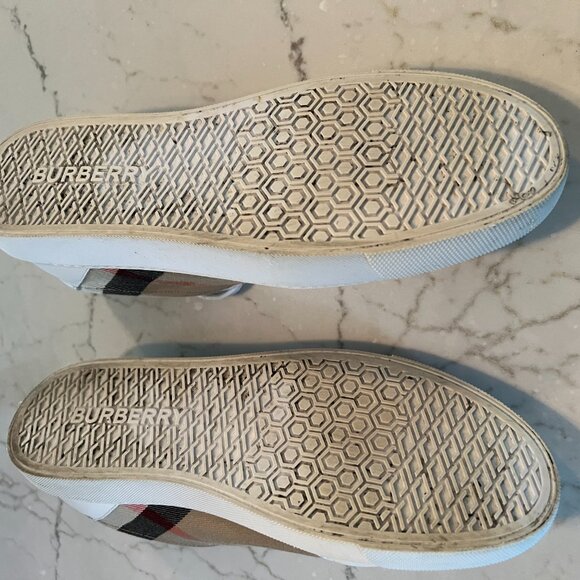 Burberry New Salmond Check Low Top Sneakers - Picture 11 of 12